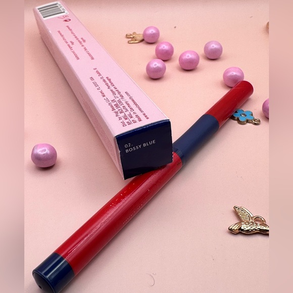 ONE / SIZE BEAUTY POINT MADE WATERPROOF LIQUID EYELINER PEN IN “BOSSY BLUE” - Picture 8 of 9